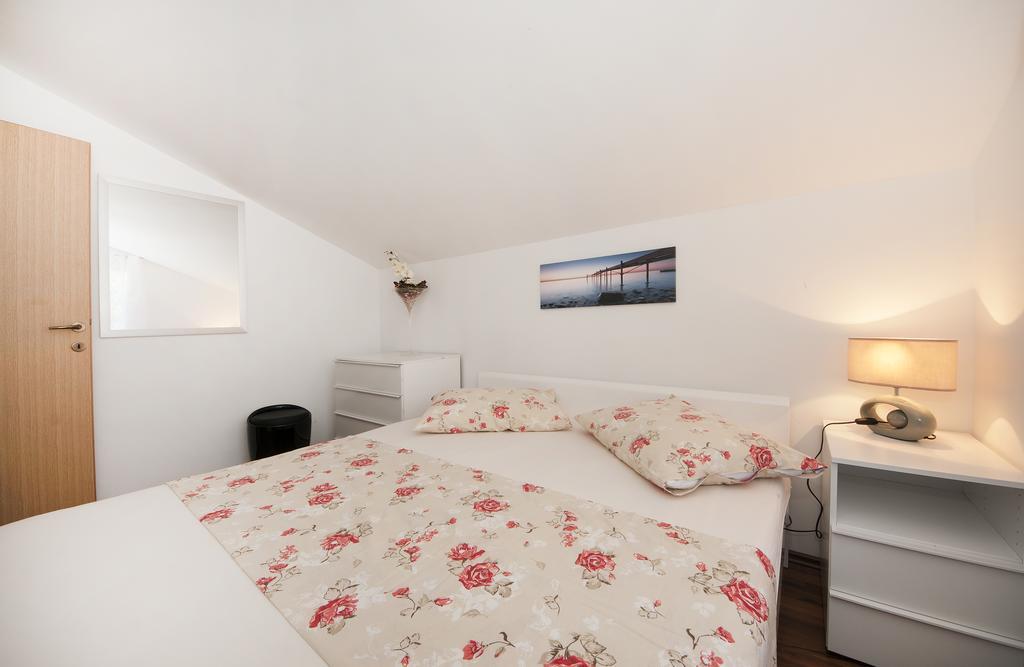Guest House Loranum Sevid Rum bild