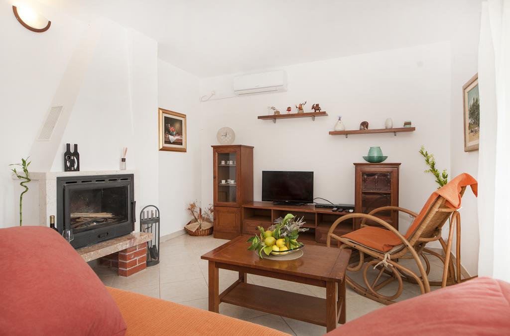 Guest House Loranum Sevid Rum bild